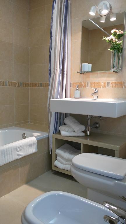 Apartamento Mitjana Plaza Málaga Exterior foto
