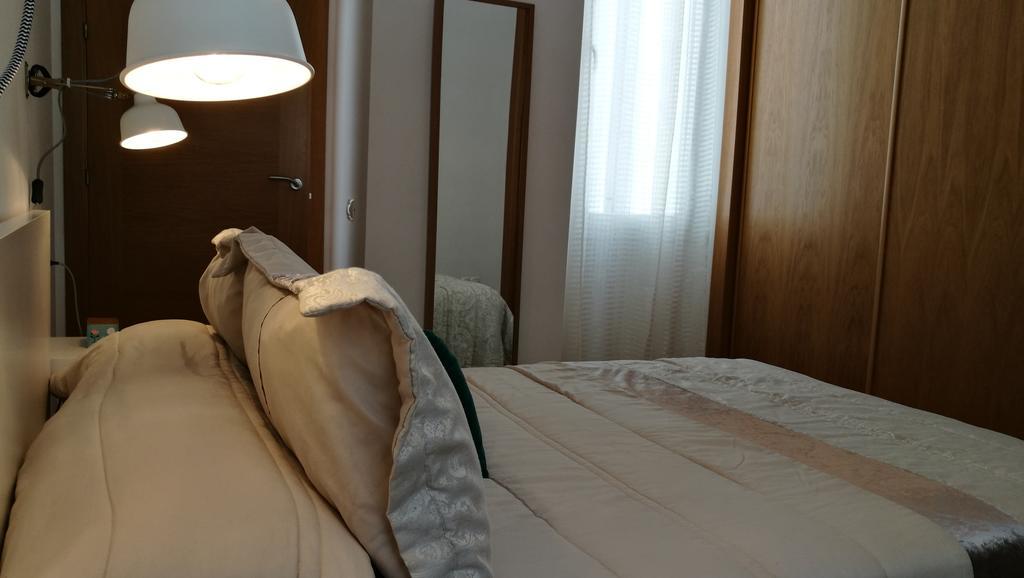 Apartamento Mitjana Plaza Málaga Exterior foto
